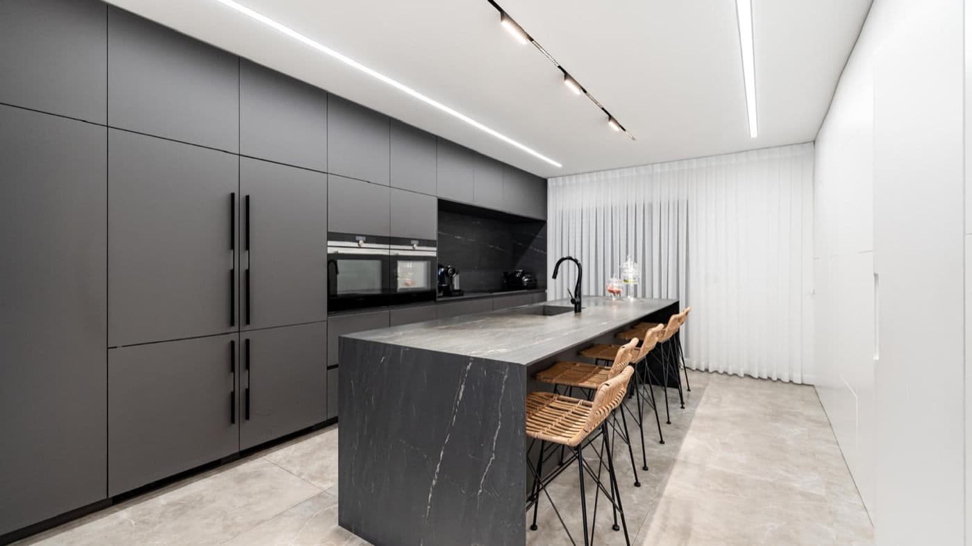 קוטג׳ יוקרה בנווה חיים עם בריכה — תמונה 2