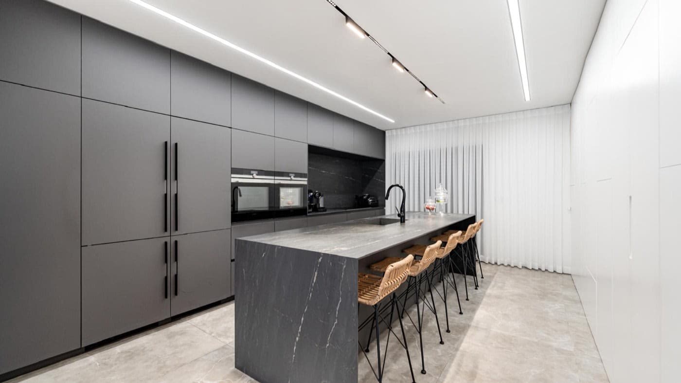 קוטג׳ יוקרה בנווה חיים עם בריכה — תמונה 3