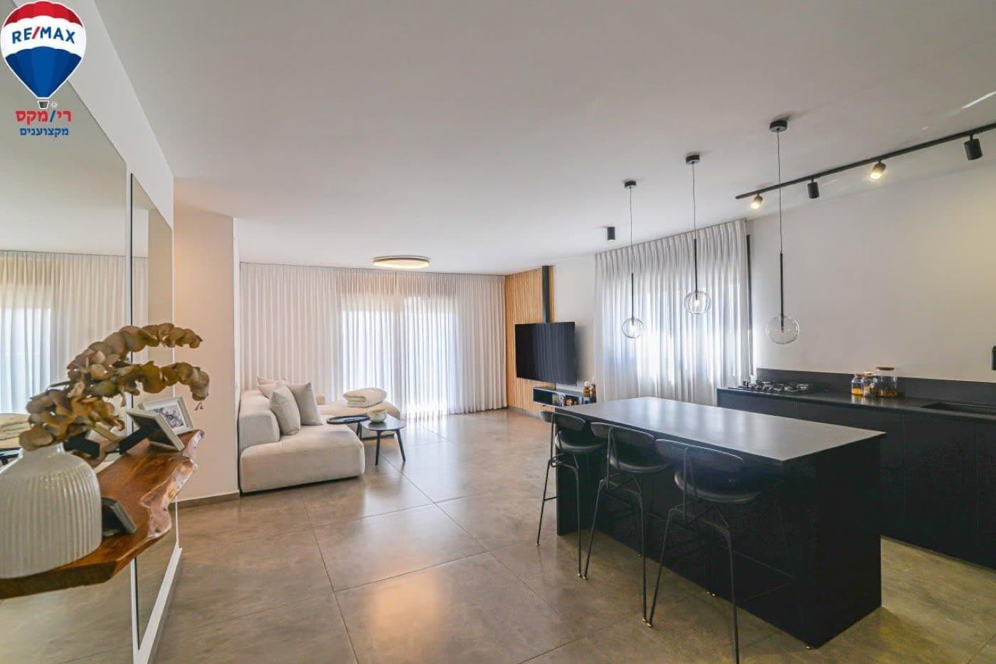 דירת 4 חד׳ עם נוף לים — תמונה 1