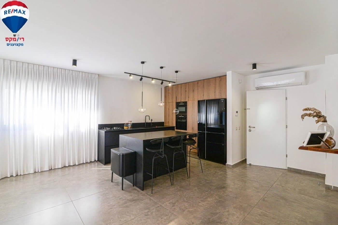 דירת 4 חד׳ עם נוף לים — תמונה 2